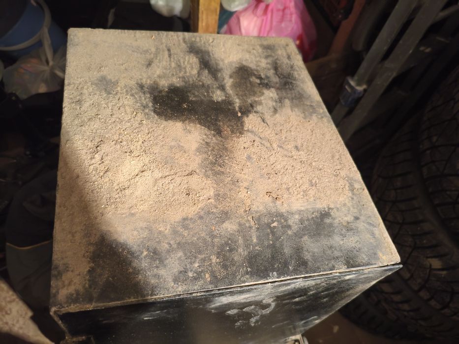 Продам металлический ящик.