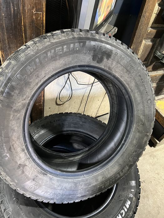 Продам почти новый комплект резины