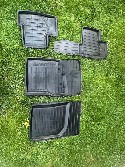 Автоковрики (резиновые)