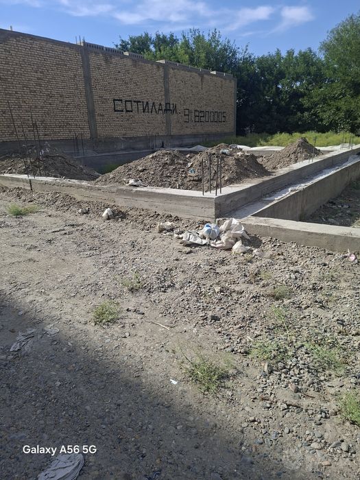 Yer sotiladi 1 so‘tiq kamolot domlari yonida