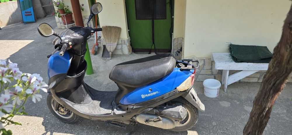 Скутер Husgvarna