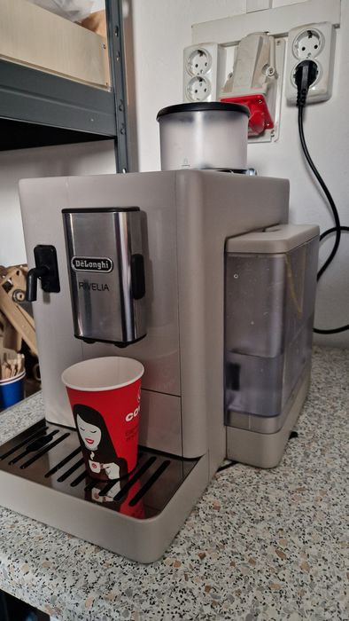 DeLonghi Rivelia bej espressor boabe