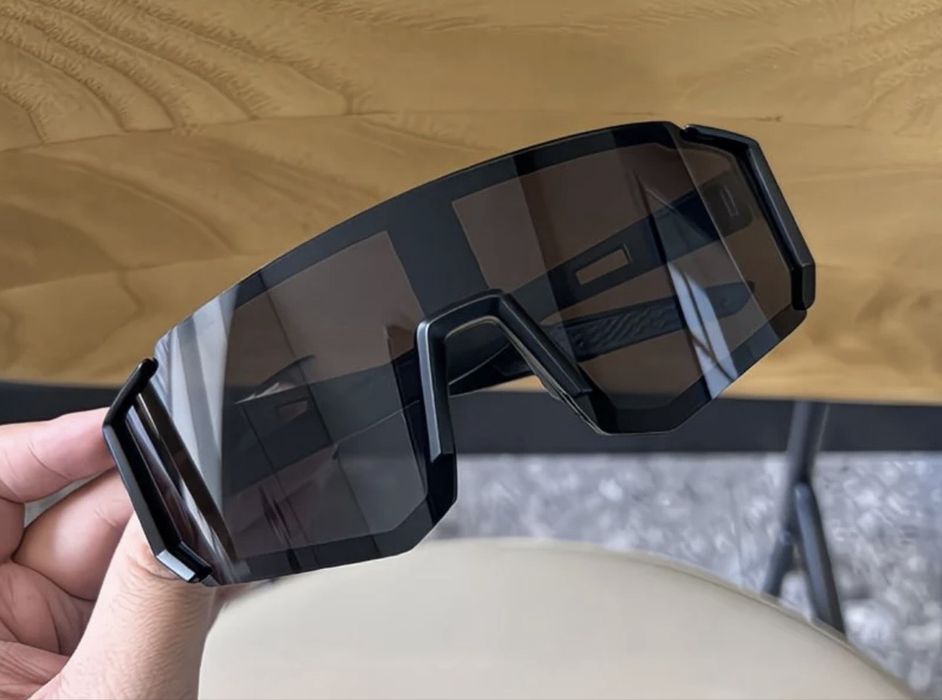 Солнезащитные очки