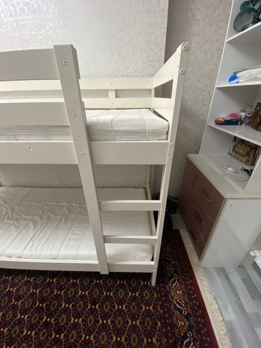 Двухэтажная кровать