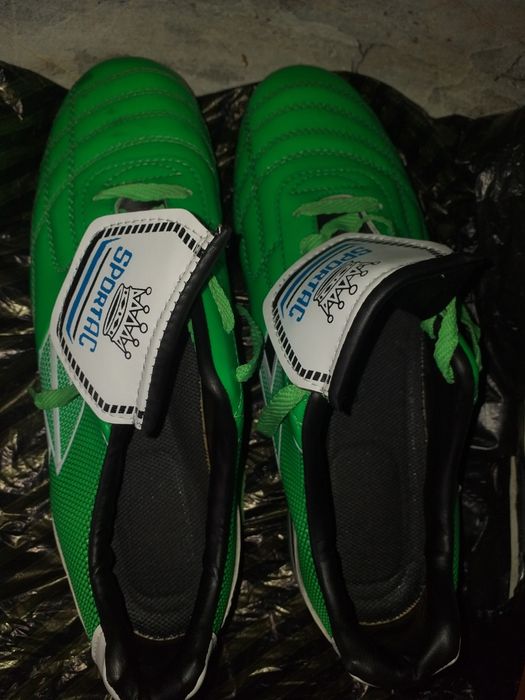 Кожени бутонки за футбол