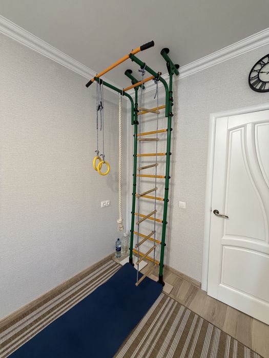 Швецкая стенка турник