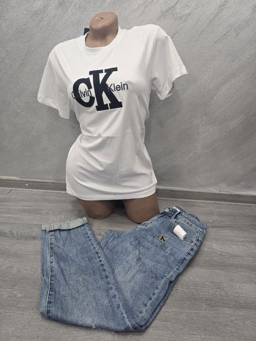 Blugi + tricou din bumbac și licra! Toate mărimile disponibile, transport doar prin curier 25lei oriunde in țară cu plata ramburs!