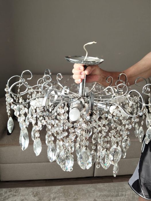 Продам люстру в хорошем состоянии