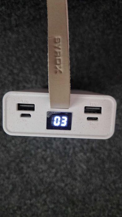 Външна батерия 30 000 mAh