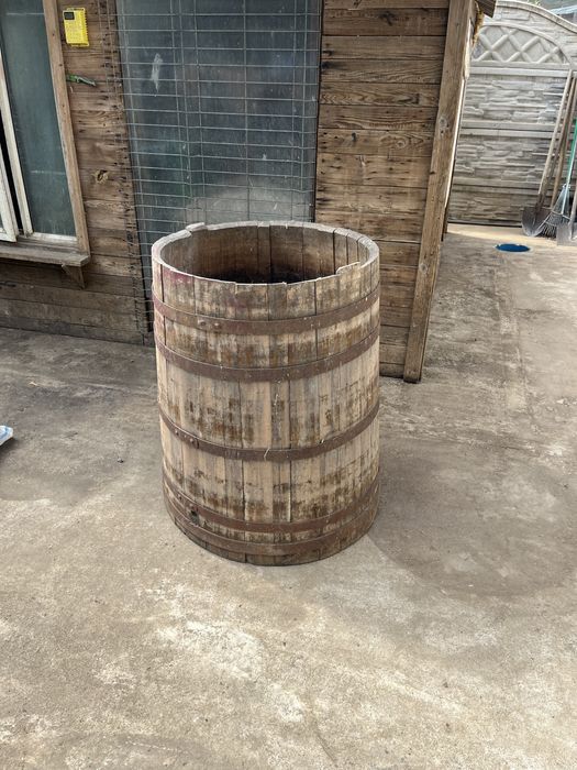 Vand putină de 200l