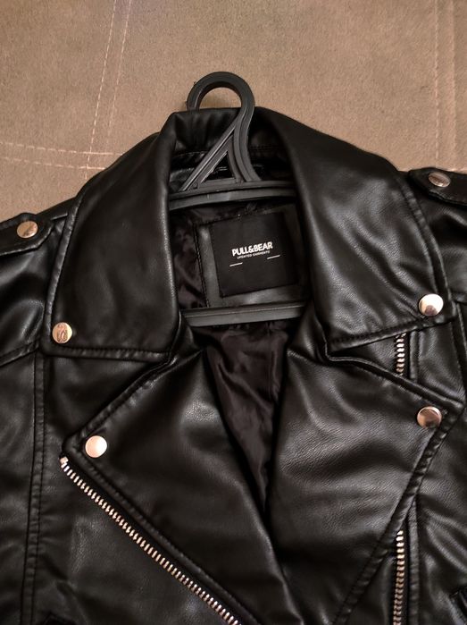Кожаная куртка Pull and Bear женская