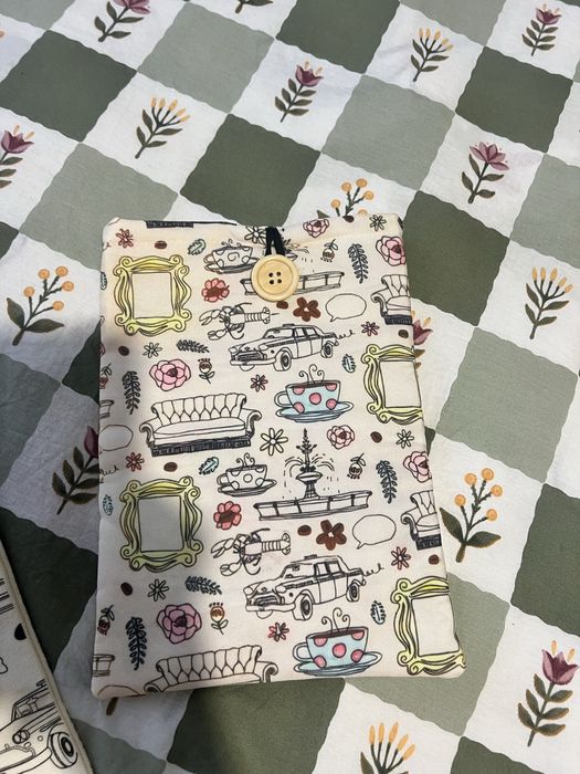 Плътна еко торба и дрешка за книга на Friends