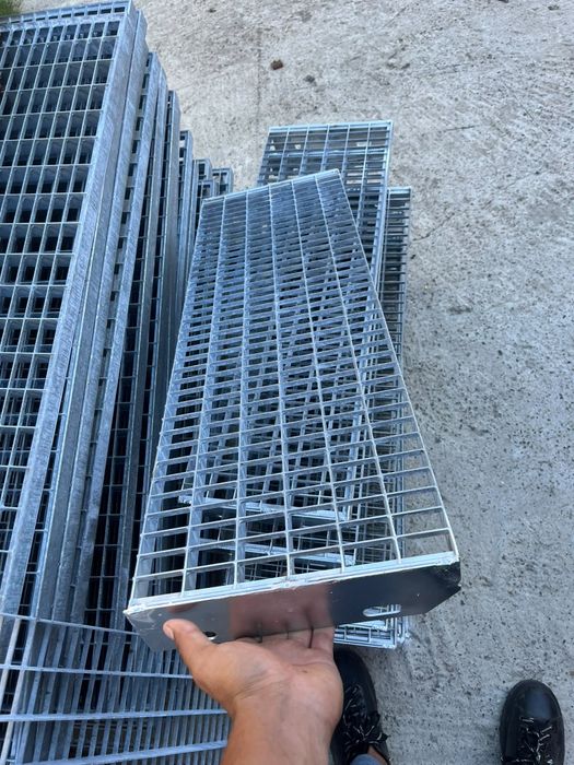 Trepte zincate galvanizate gretare zincate