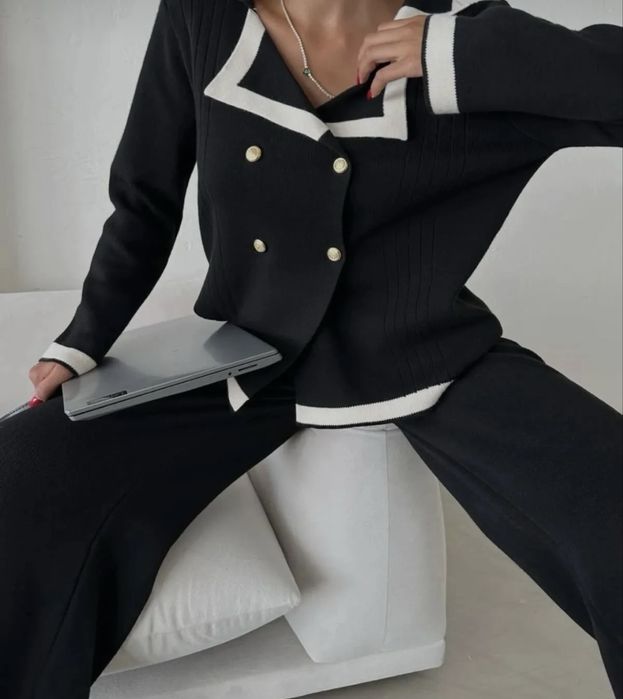 Стилен Дамски Комплект