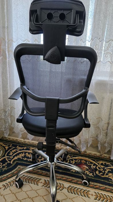 Офисное кресло (компьютерное)