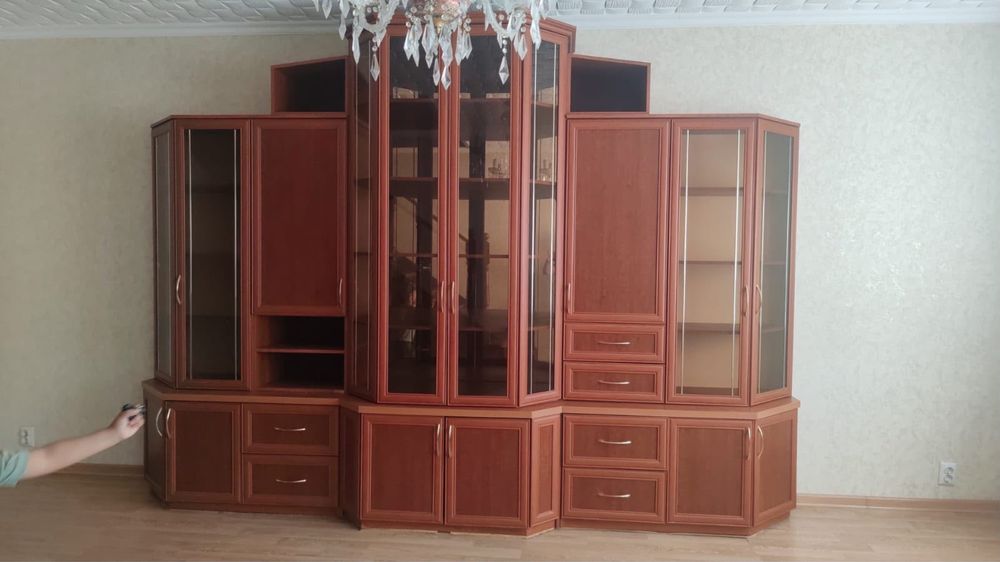Продам шкаф для гостиной