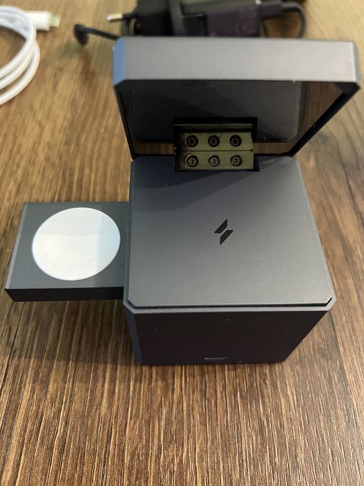 Безжично зарядно Anker 3-in-1 Cube MagSafe, Магнитно, 15W
