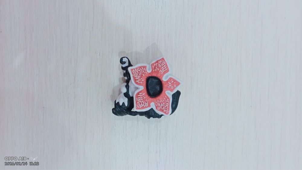 Продаю киндеры из «очень странных дел», (ОСД)