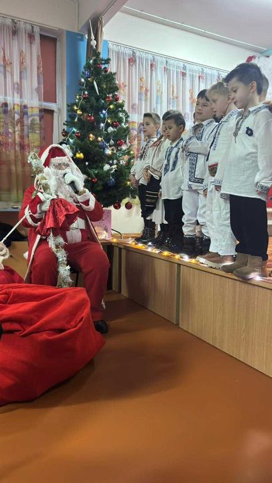 Mos Craciun pentru ACASĂ, la SERBARE (gradinita / scoala) și la BIROU