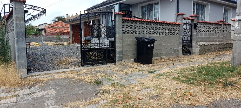 Дава се под наем Гараж / Паркомясто в Бургас, Ветрен - 400 кв.м за 382.5 € - Снимка #1