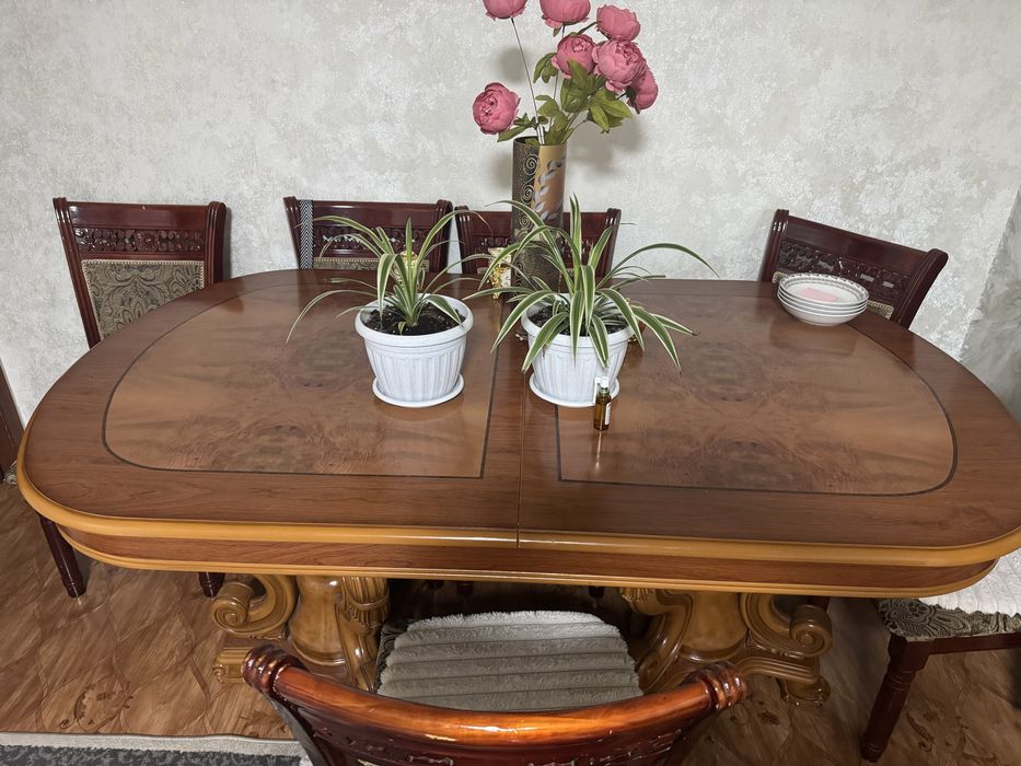 Продам итальянкий стол