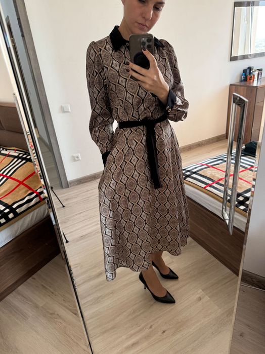 Платье Zara с поясом