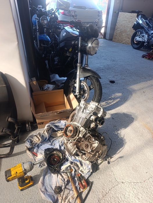 Vând motor Suzuki GS 500e/f