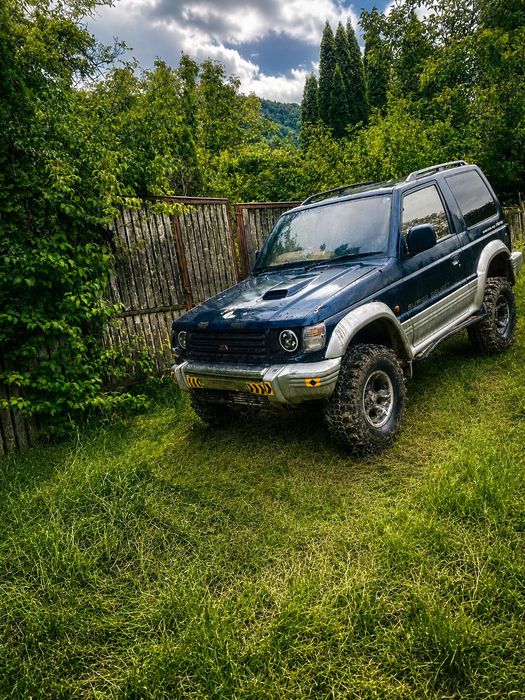 Vând Mitsubishi Pajero