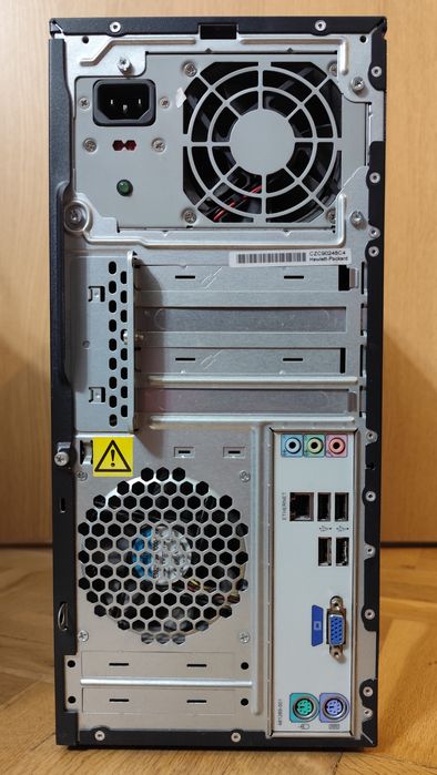 Настолен компютър HP/Intel Core 2 Duo (2.83)/4GB RAM/521GB HDD