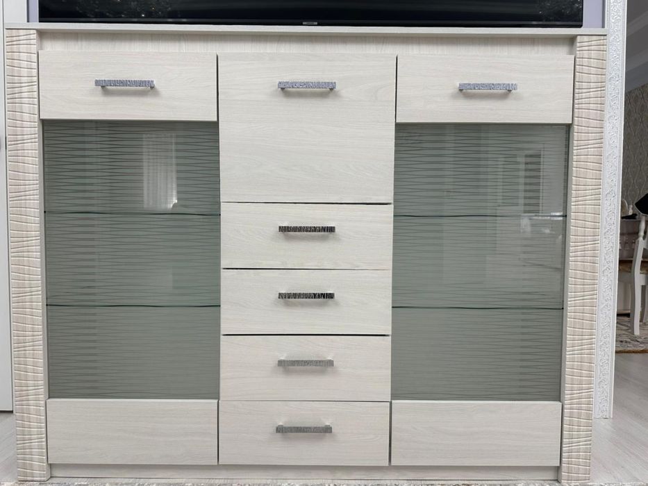 Продам тумбу под телевизор