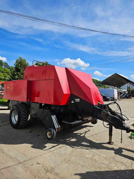De vanzare presa de baloti patrati New Holland D1210