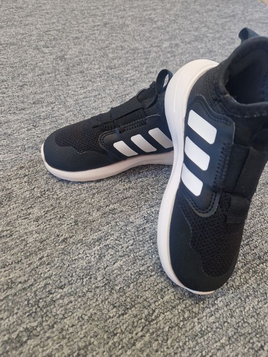 Adidasi ADIDAS 26