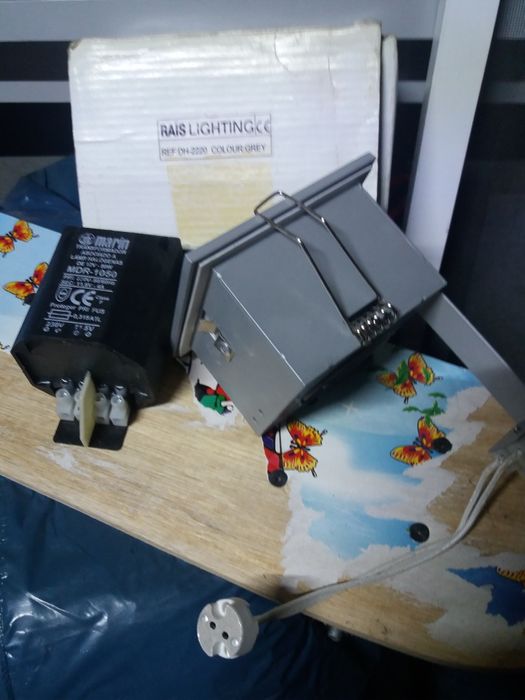 Lampa halogen cu transformator ,nou