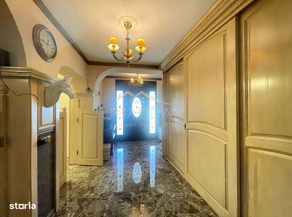 Vila 7 camere**Lake view**Ponton privat**Piscina**Teren 933 MP//Balote