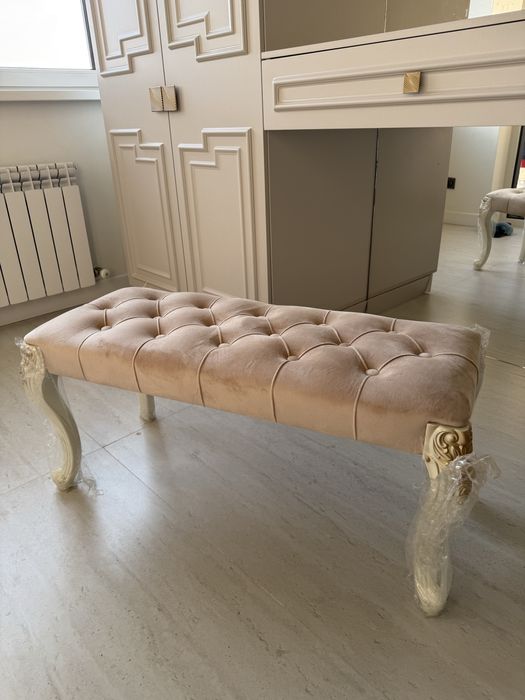 Банкетка в классическом стиле