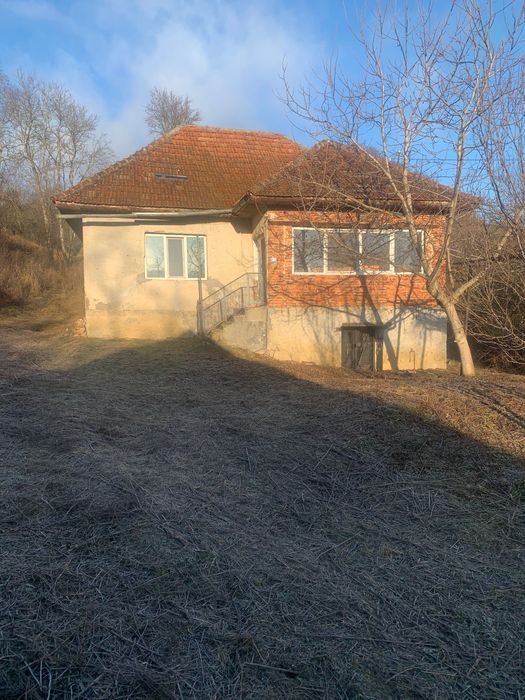 Vand casa si teren Varai