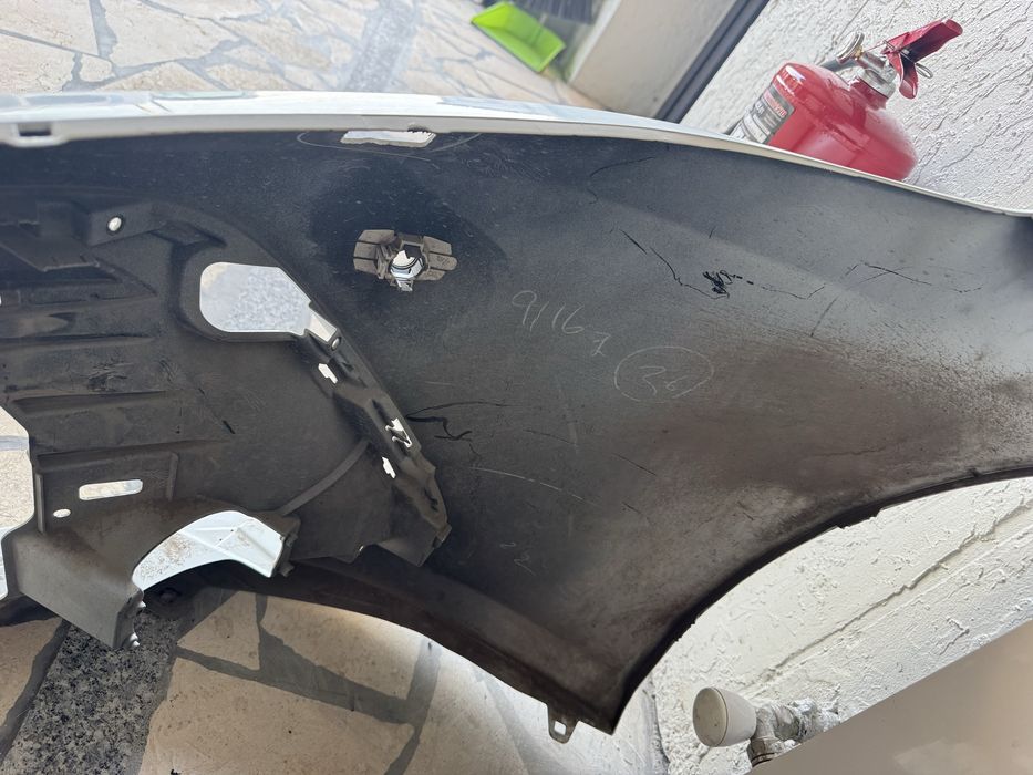 Передний бампер оригинал toyota camry 75