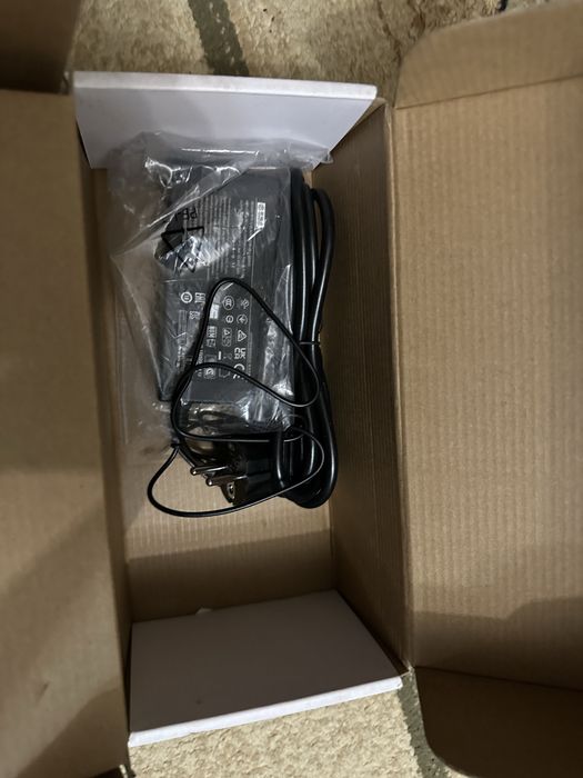 Продается 8 портовый коммутатор(switch)