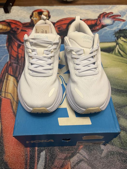 Продам кроссовки летние