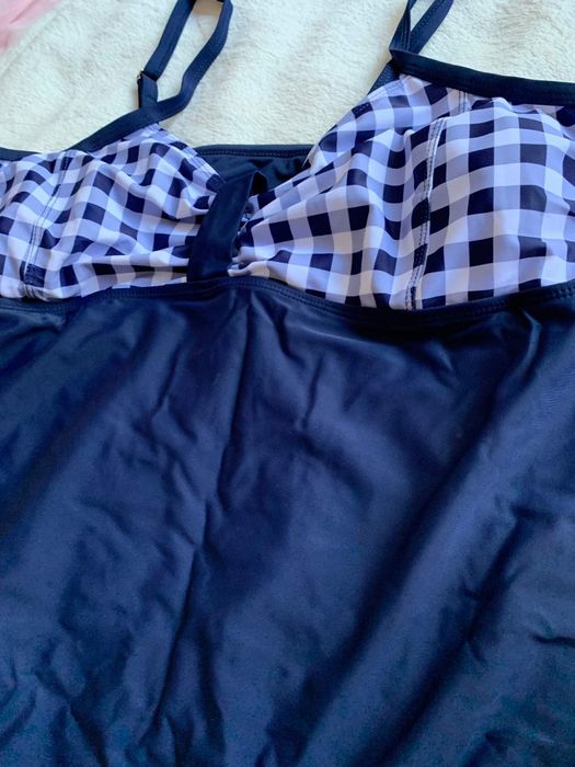 Costum de baie întreg nou marimea 44