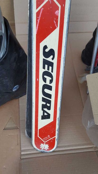 Schiuri Blizzard Secura 175 cm + clapari Tecnica + bete si accesorii