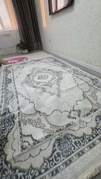 Ковер новый, стильный