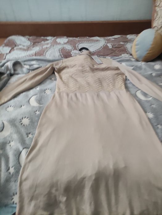 Продам женское платье