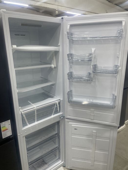 Продам Холодильник BLESK BL-400FXW