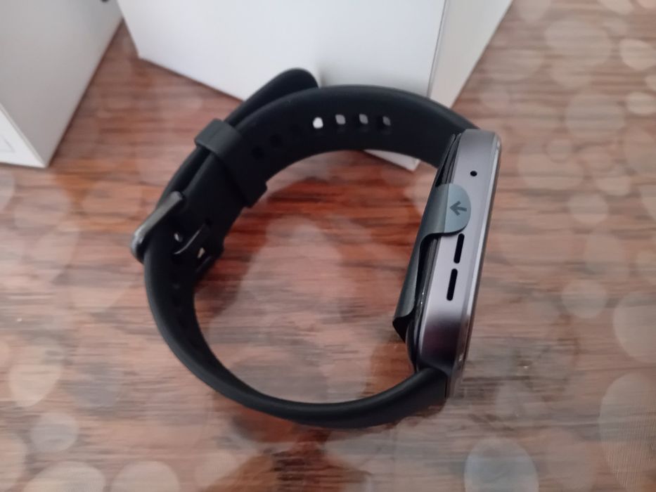 Смарт часовник (smart watch) Huawei watch fit 4  нов