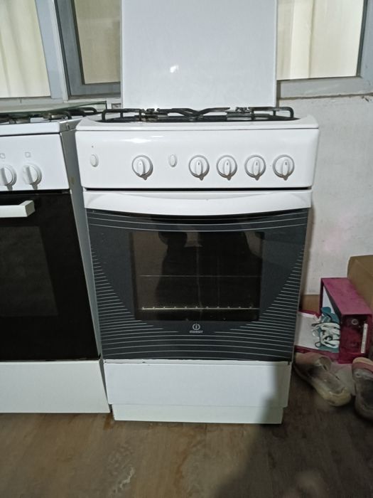 Продам газ плиту