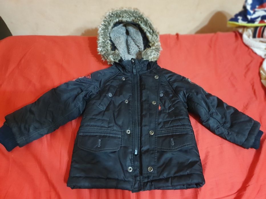 Куртки на мальчика.