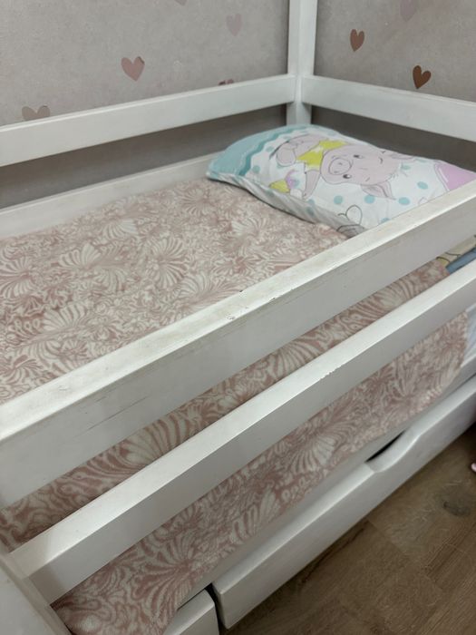 Детская кровать домик