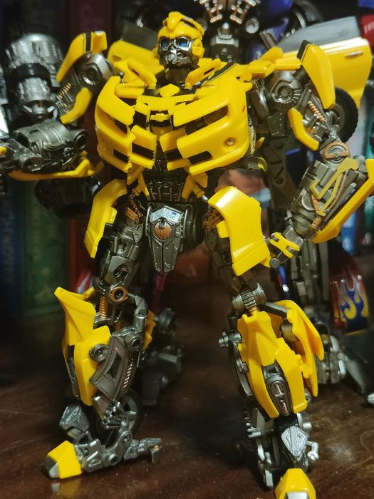 MPM KO Transformers WW - 01 Bumblebee