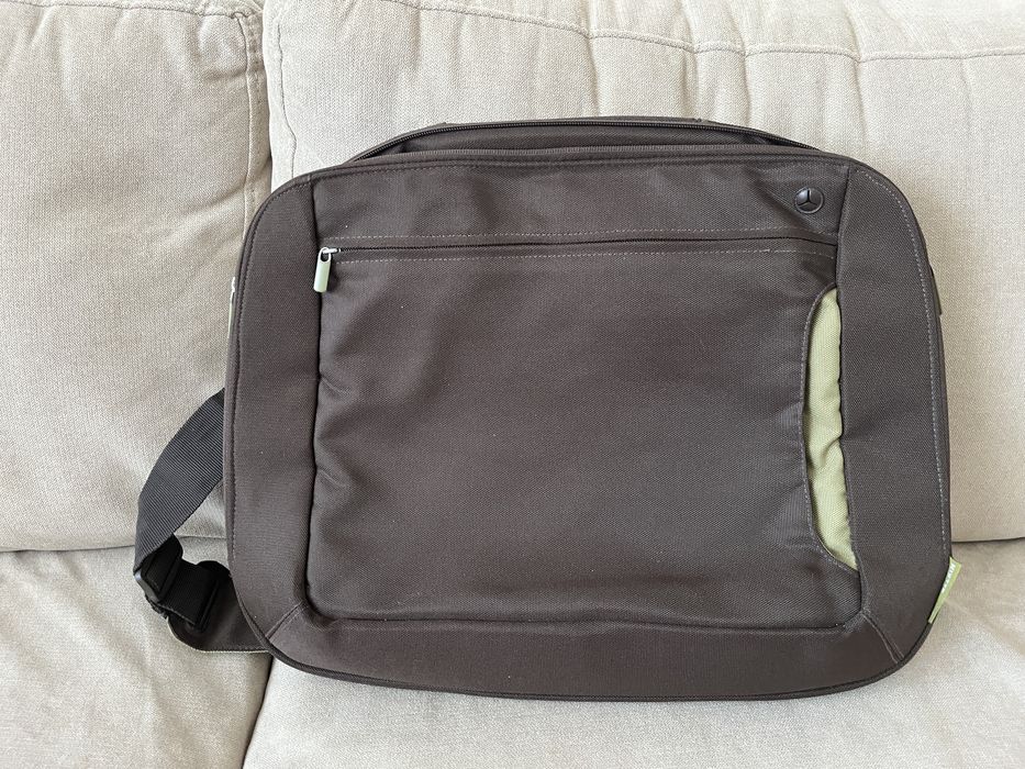 Geanta laptop Belkin